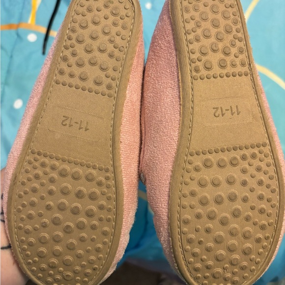 Lucky Brand Slippers - Picture 2 of 2